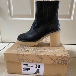 NIB FREE PEOPLE JAMES CHELSEA BOOTS